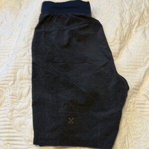 Lululemon men’s shorts XS